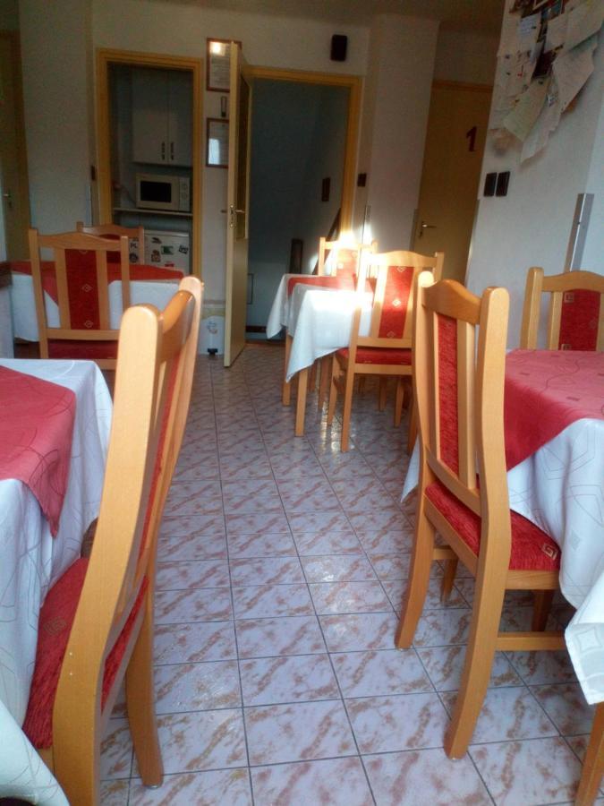 Agria Retur Vendeghaz Hotel Eger Luaran gambar