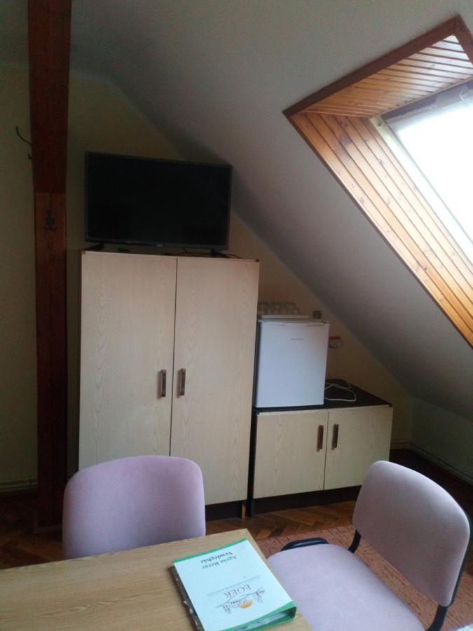 Agria Retur Vendeghaz Hotel Eger Luaran gambar