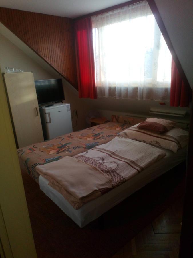 Agria Retur Vendeghaz Hotel Eger Luaran gambar